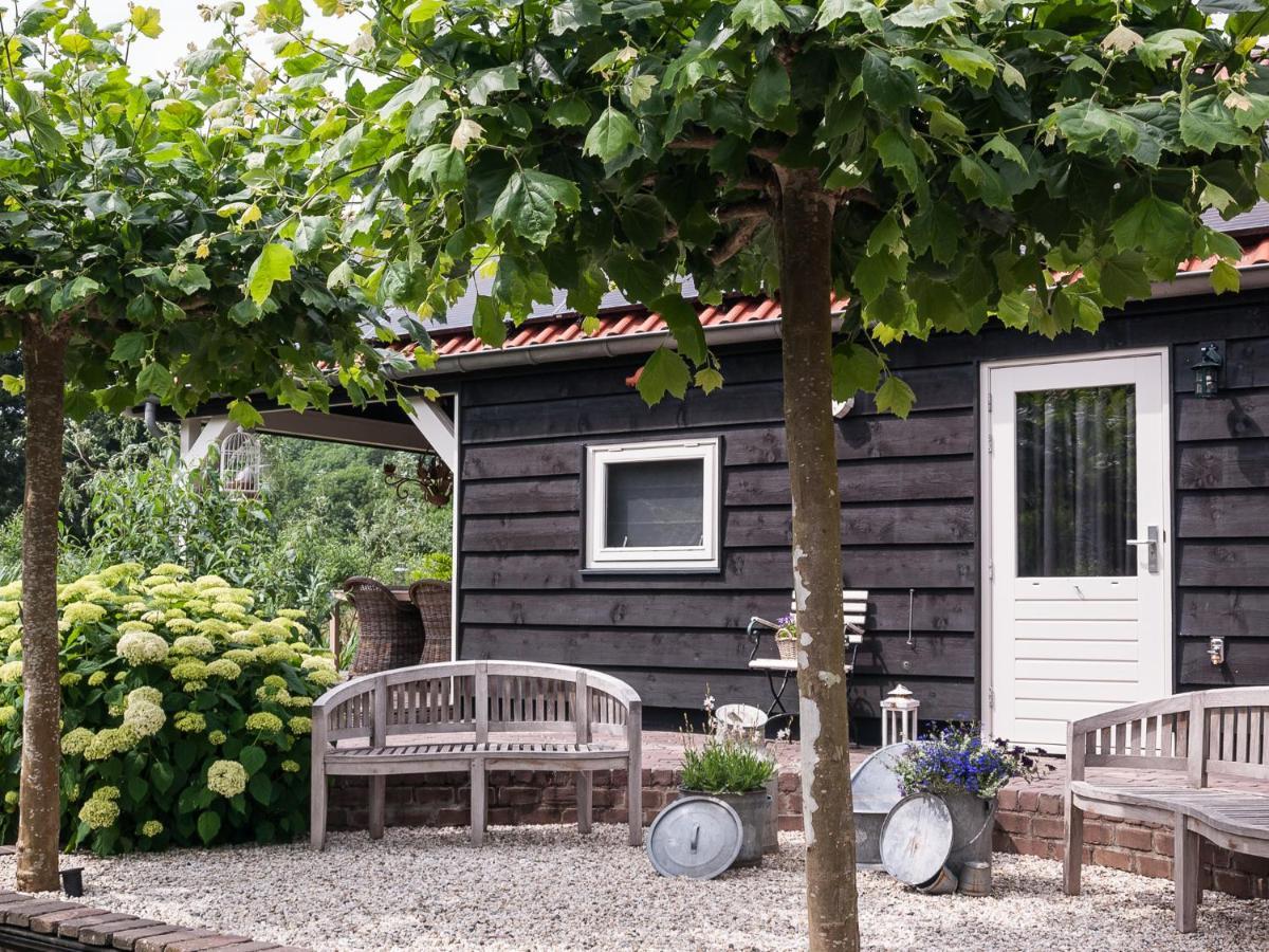 Bed & Breakfast De Schuur Inn Numansdorp Екстериор снимка