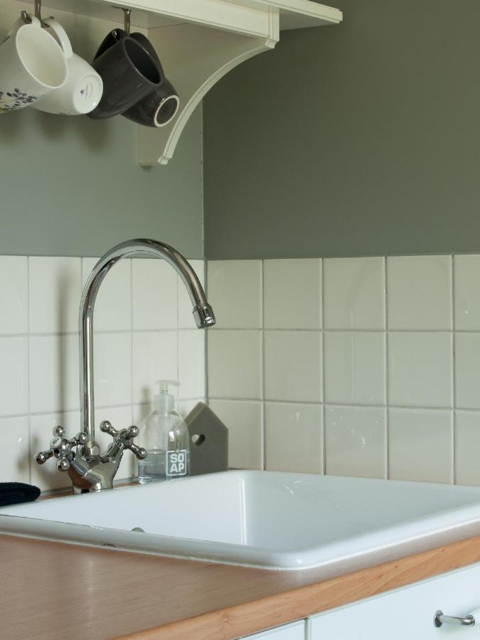 Bed & Breakfast De Schuur Inn Numansdorp Екстериор снимка